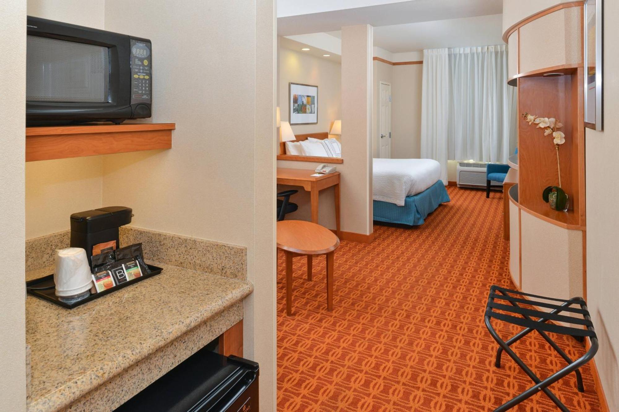 Fairfield Inn And Suites By Marriott Elk Grove Bagian luar foto