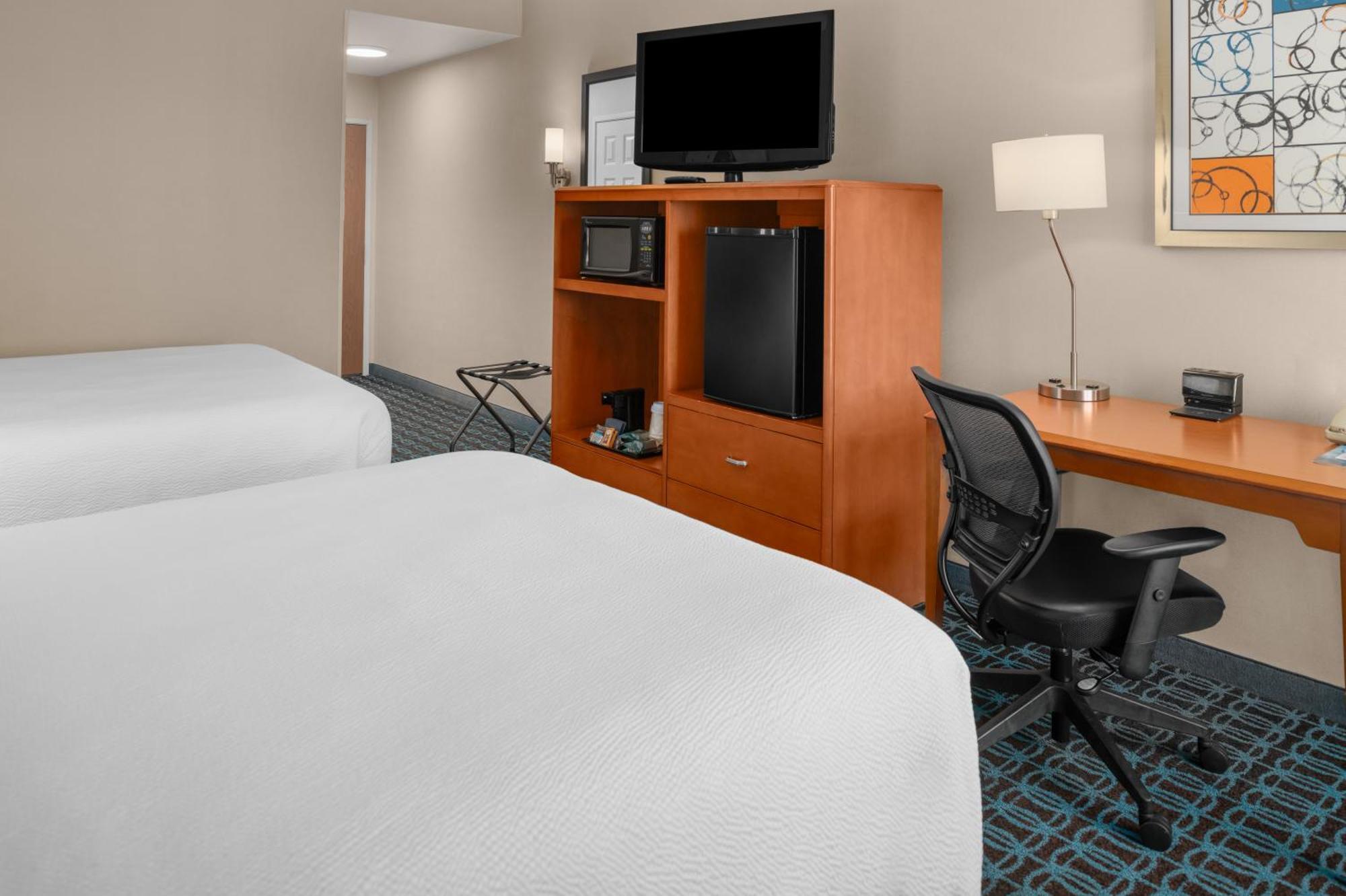 Fairfield Inn And Suites By Marriott Elk Grove Bagian luar foto