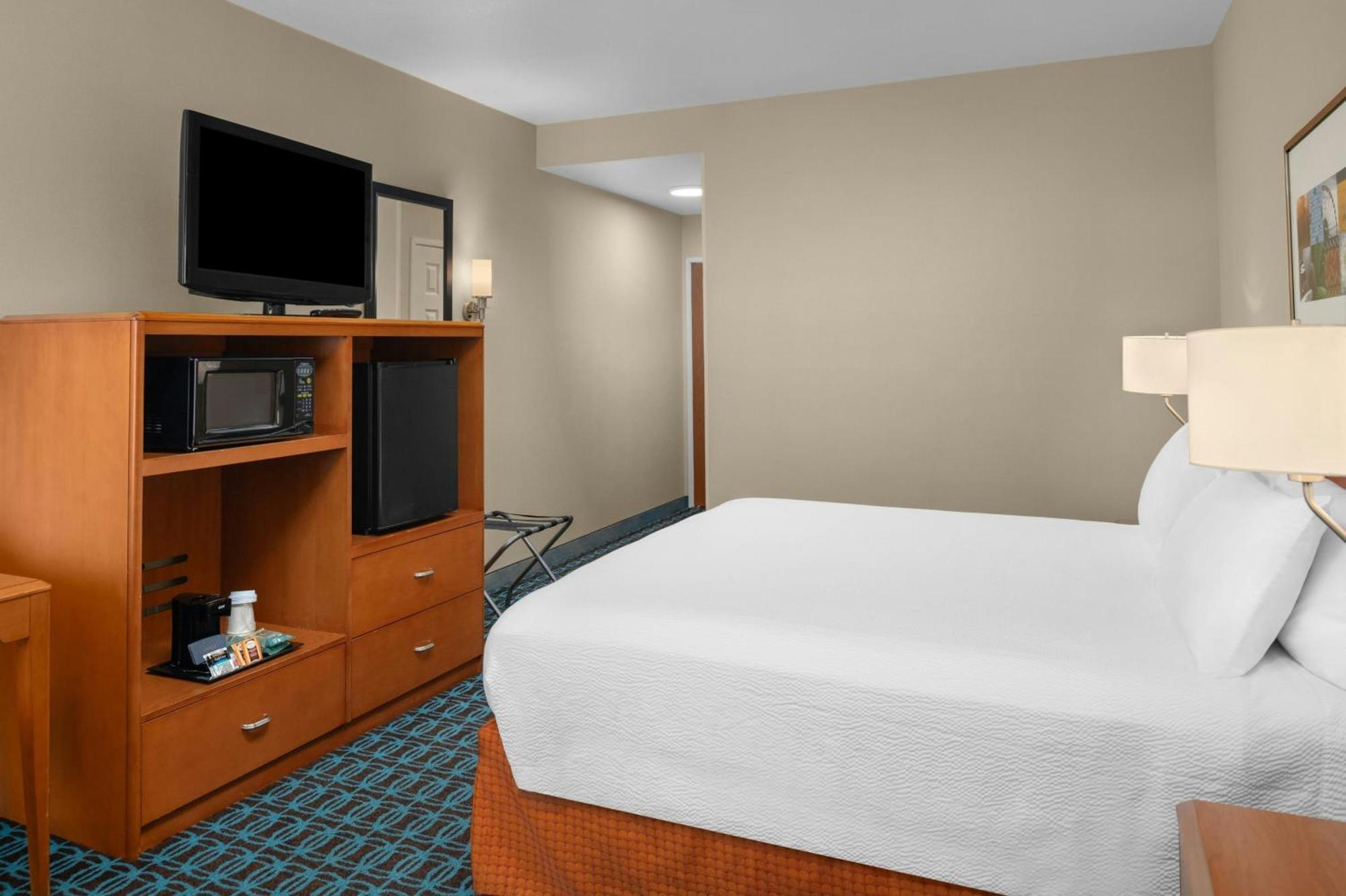 Fairfield Inn And Suites By Marriott Elk Grove Bagian luar foto