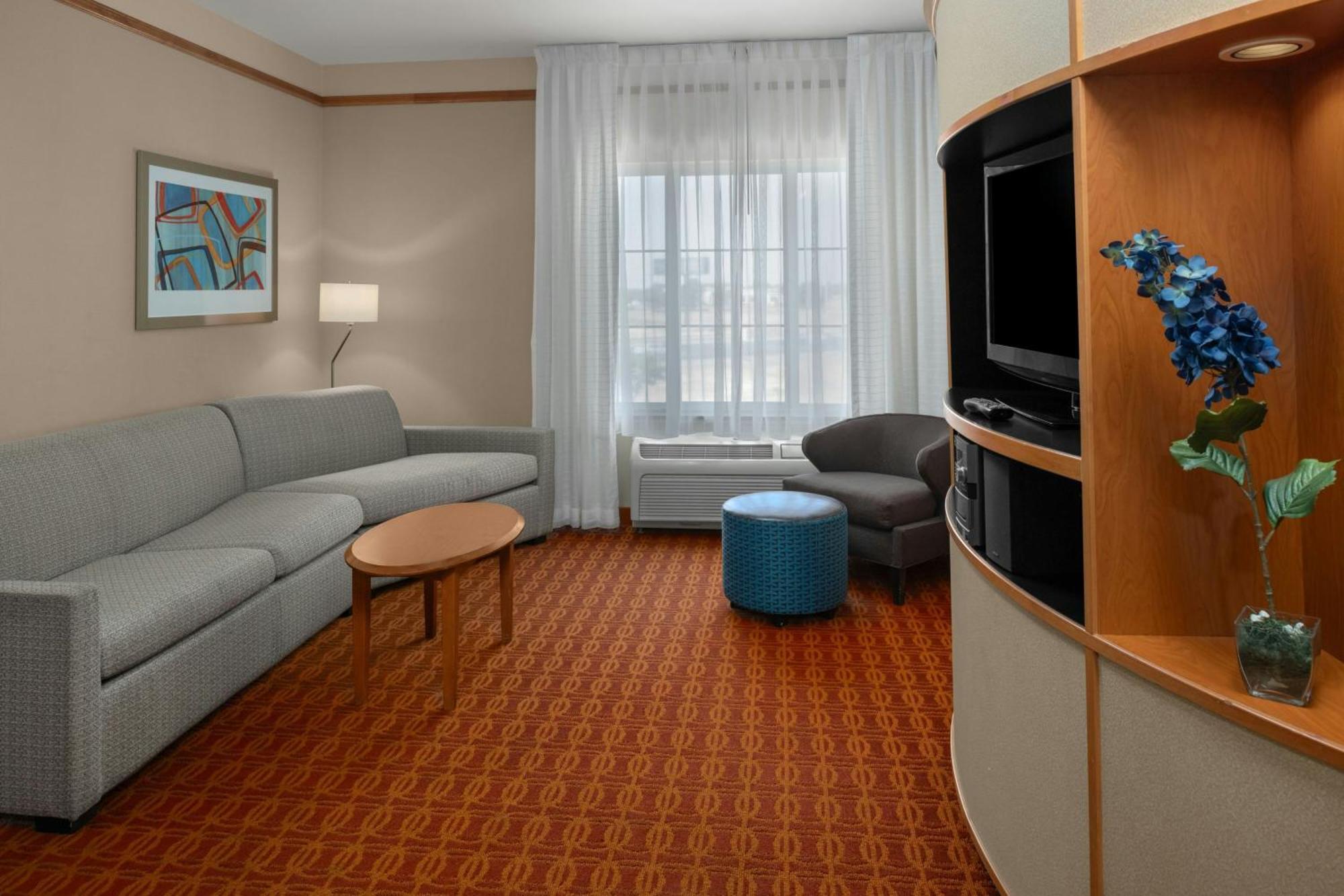 Fairfield Inn And Suites By Marriott Elk Grove Bagian luar foto