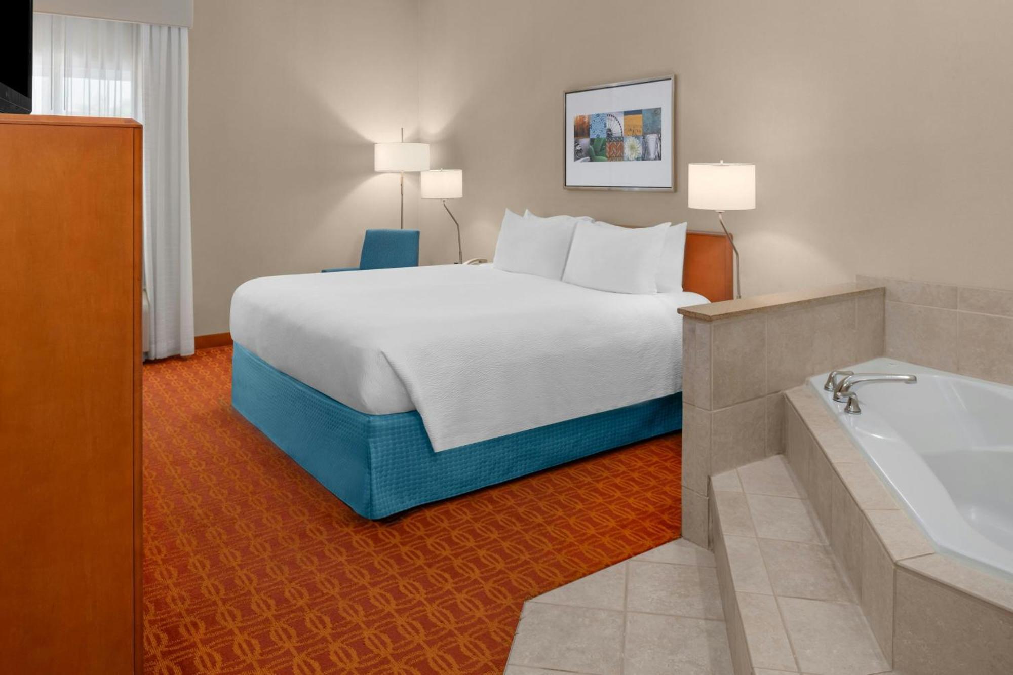 Fairfield Inn And Suites By Marriott Elk Grove Bagian luar foto