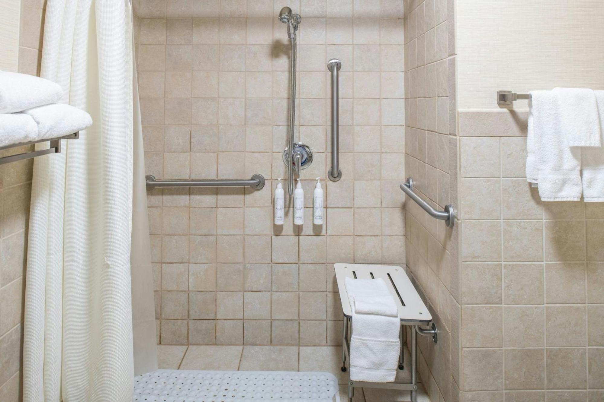 Fairfield Inn And Suites By Marriott Elk Grove Bagian luar foto