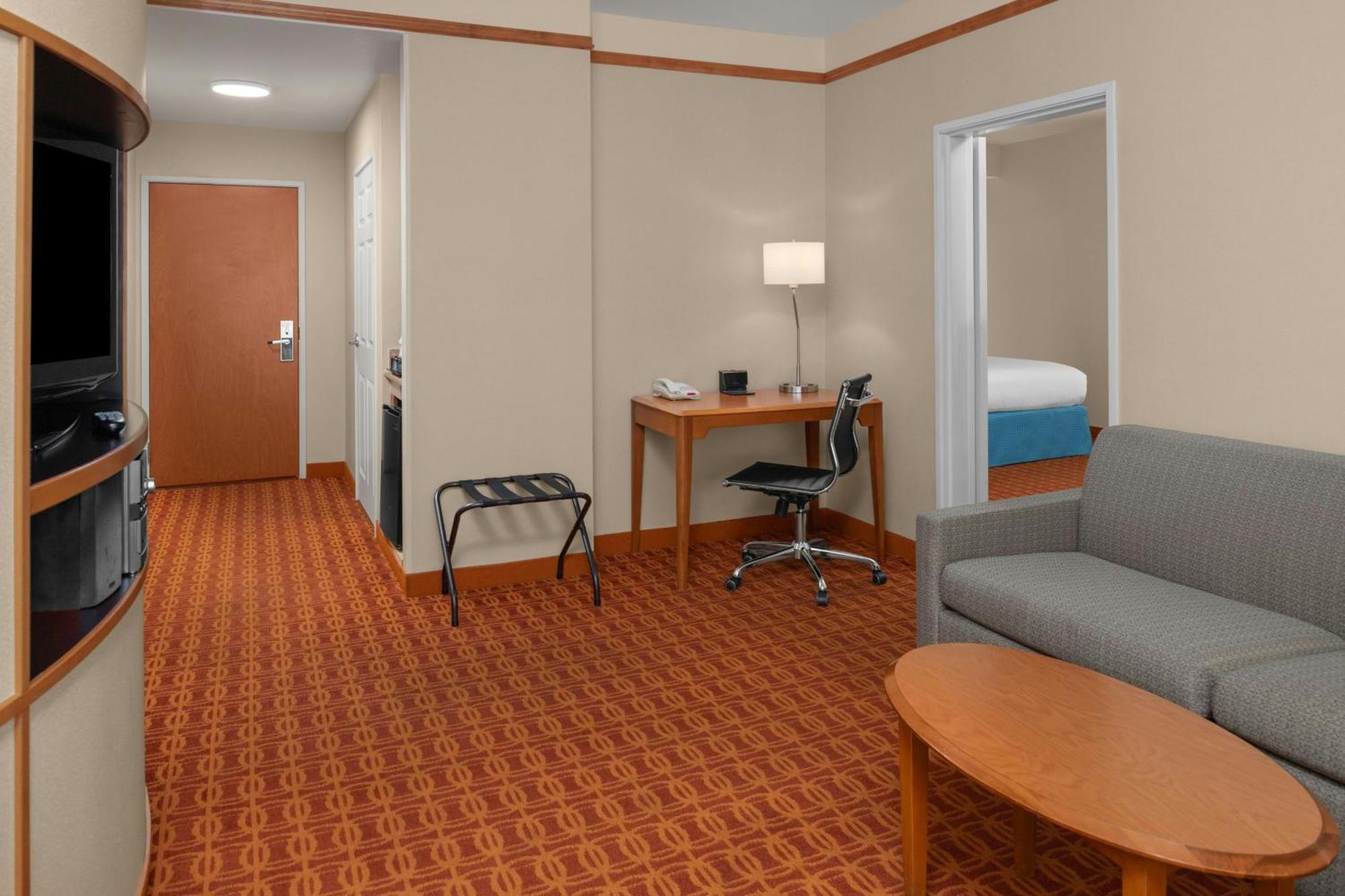 Fairfield Inn And Suites By Marriott Elk Grove Bagian luar foto
