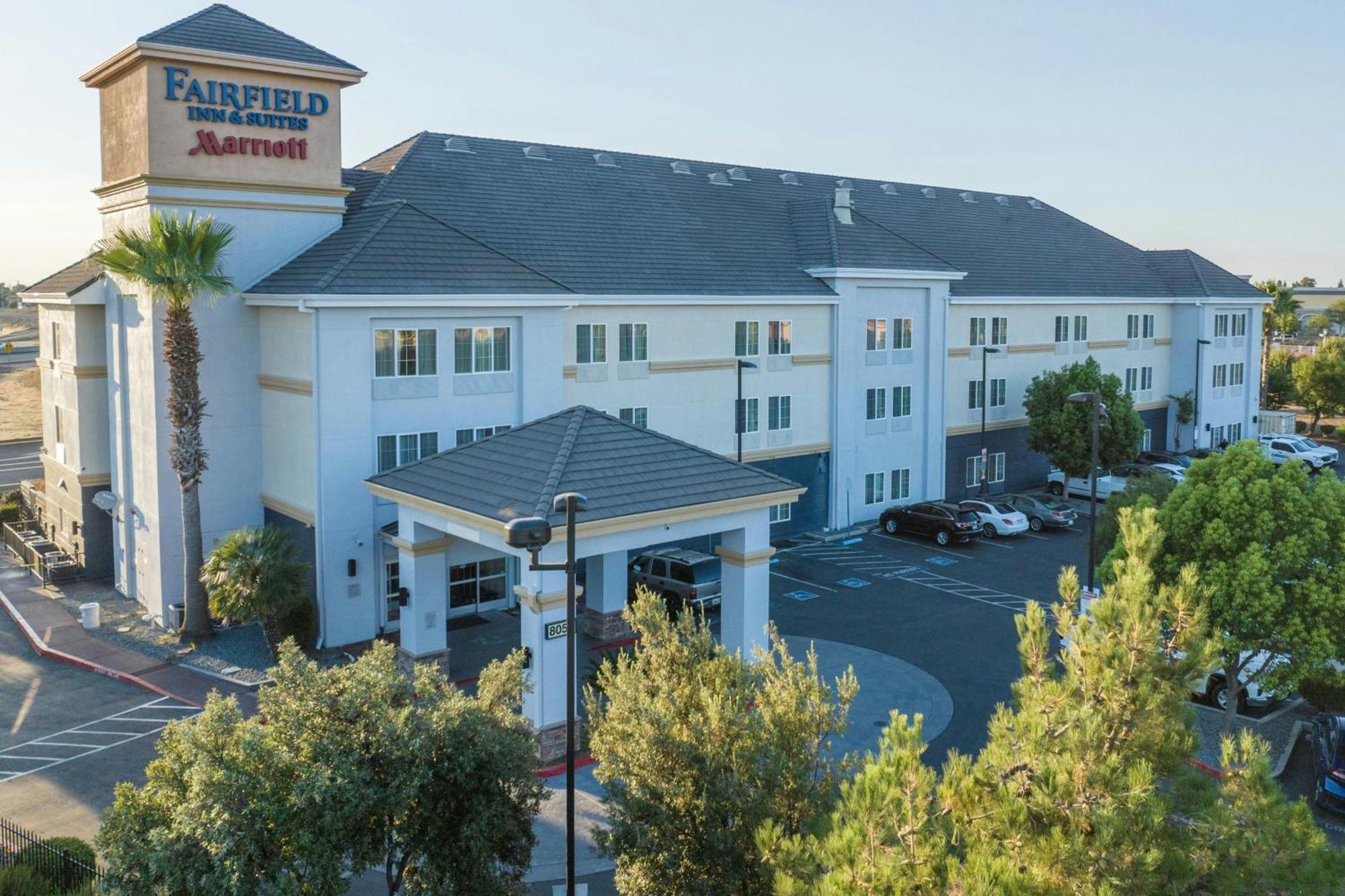 Fairfield Inn And Suites By Marriott Elk Grove Bagian luar foto