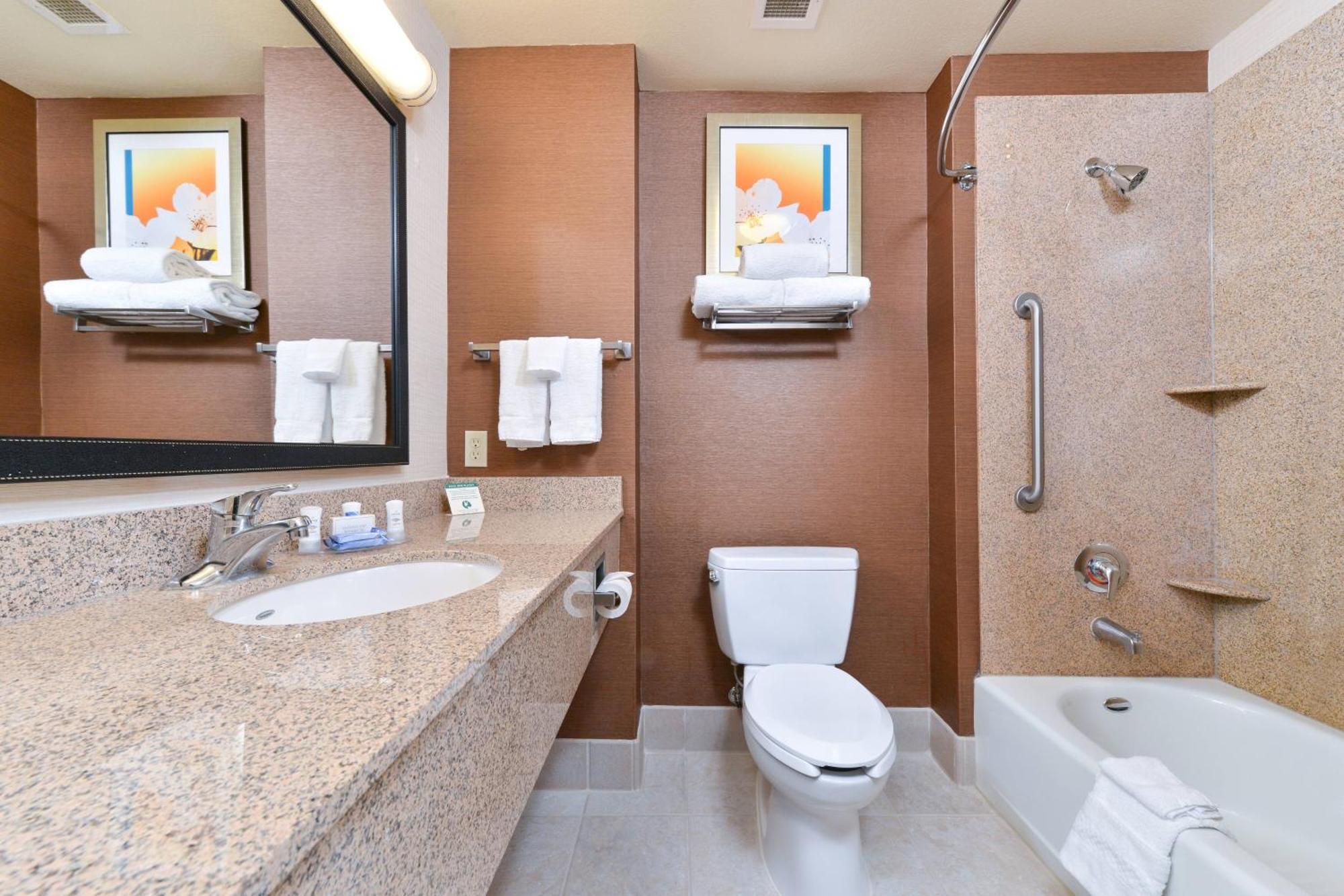 Fairfield Inn And Suites By Marriott Elk Grove Bagian luar foto