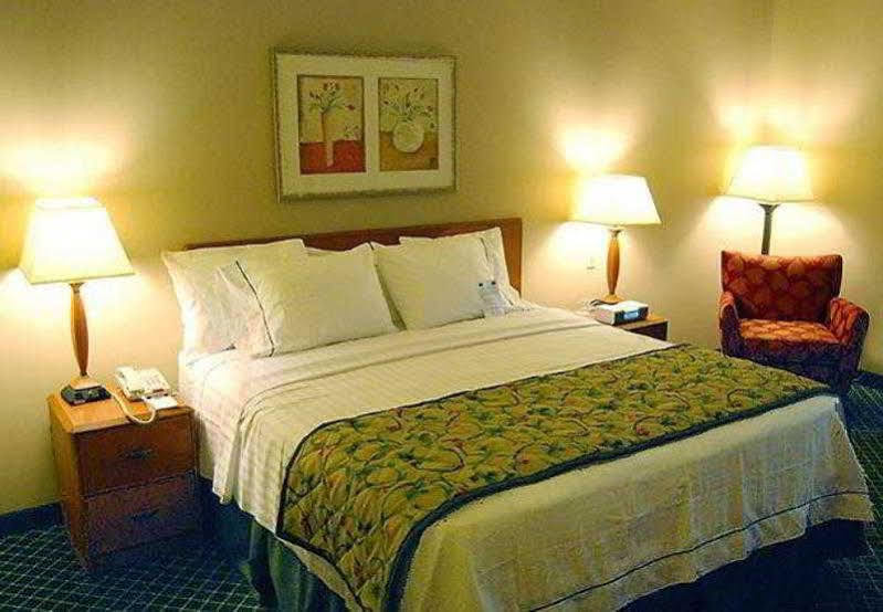 Fairfield Inn And Suites By Marriott Elk Grove Bagian luar foto