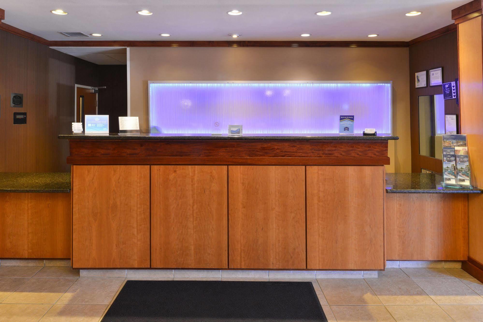 Fairfield Inn And Suites By Marriott Elk Grove Bagian luar foto